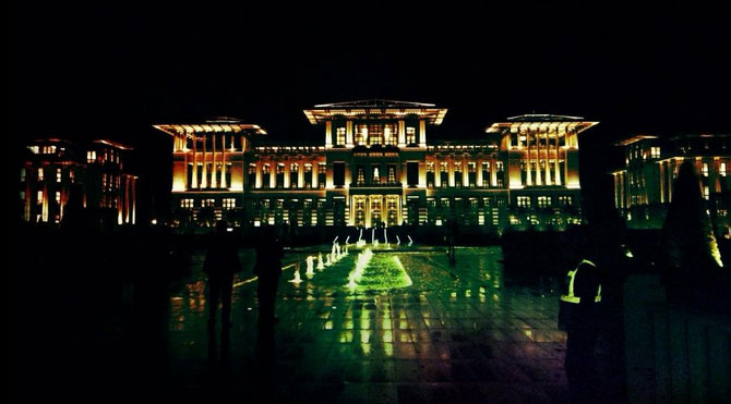 ÜNLÜ GAZETECİDEN DEPREM YARATACAK ABDULLAH GÜL YAZISI