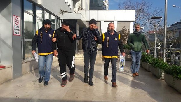BURSA'DA;110 BİN TL GASP EDEN SURİYELİ ÇETE YAKALANDI