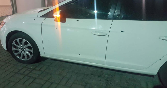 İSTANBUL'DA ARAÇ İÇİNDEKİLERE İNFAZ; 1 AĞIR 3 YARALI