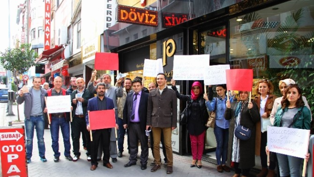 SAMSUN'DA DOLAR PROTESTOSU; DOLAR BÖYLE DÜŞECEK