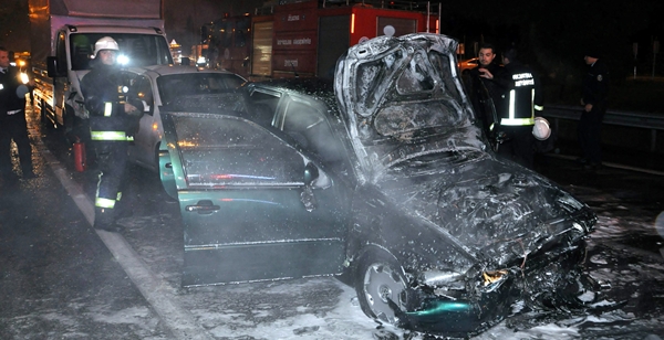 ANTALYA'DA ZİNCİRLEME KAZA; ALEV ALEV YANDI