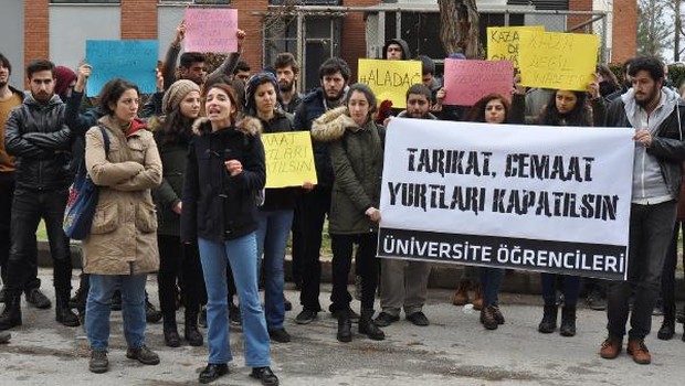 ESKİŞEHİR'DE YURT YANGINI PROTESTOSU