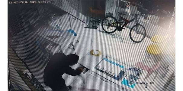 ANTALYALI GÖZLÜKÇÜYÜ BİR GECEDE 2 KERE SOYDULAR