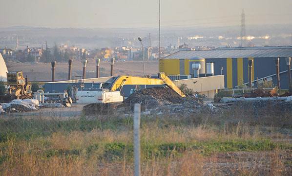 ADANA ÇÖPLÜĞÜNDEN VAHŞET ÇIKTI