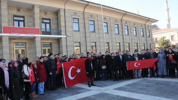 ESKİŞEHİR'DE ERDOĞAN'A DESTEK EYLEMİ