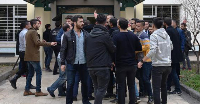 AKDENİZ ÜNİVERSİTESİNDE GERGİNLİK