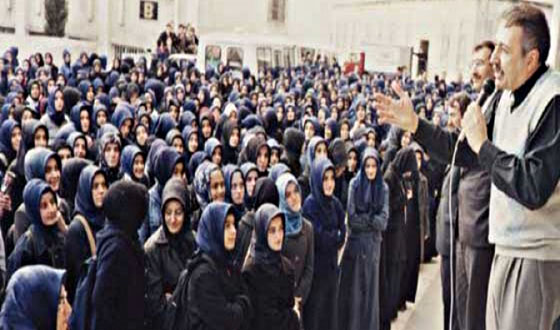 KUŞADASI'NDA İMAM HATİP ANKETİ İSYANI