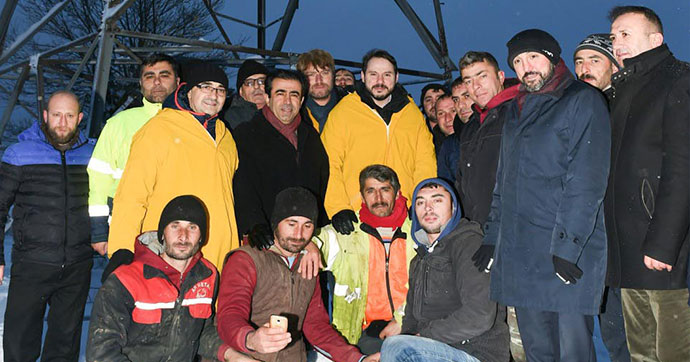 DAMAT BAKAN ELEKTRİK REZALETİNİN SEBEBİNİ AÇIKLADI