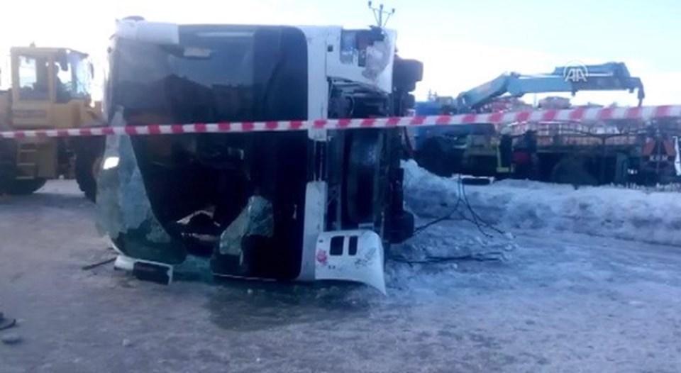 KONYA'DA ÖĞRENCİ SERVİSİ FACİASI; 2 ÖLÜ 4 AĞIR 16 YARALI