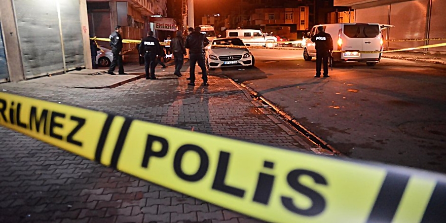 ADANA LÜKS ARAÇ İÇİNDE İNFAZA TUTUKLAMA