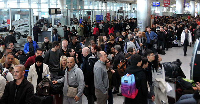 İSTANBUL'DA HAVALİMANINDA İZDİHAM; THY'DEN AÇIKLAMA