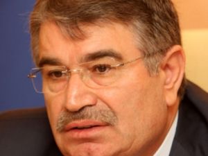 İdris Naim Şahin'den Sitemli Veda