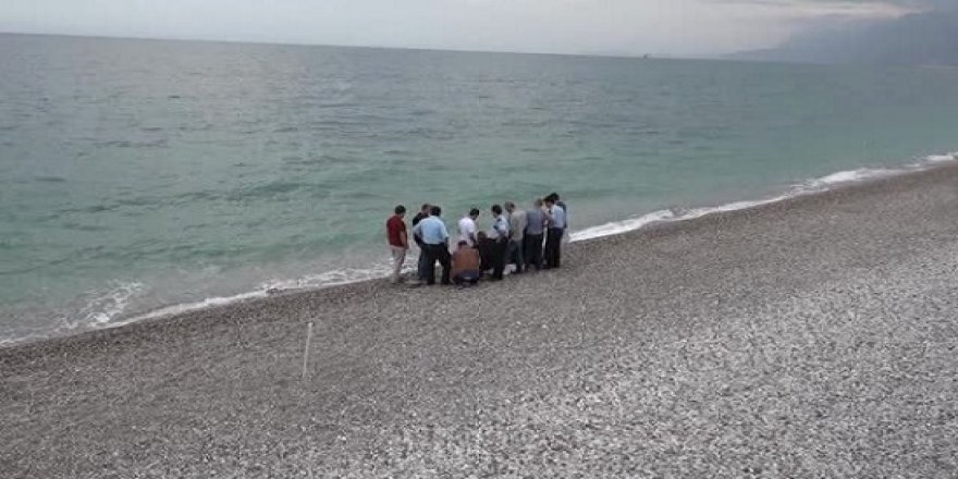 ANTALYA'DA DENİZDE CESET ALARMI