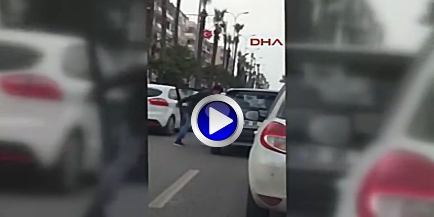 YOL KESİP ADAM BIÇAKLAMA GÖRÜNTÜLERİ KAN DONDURDU