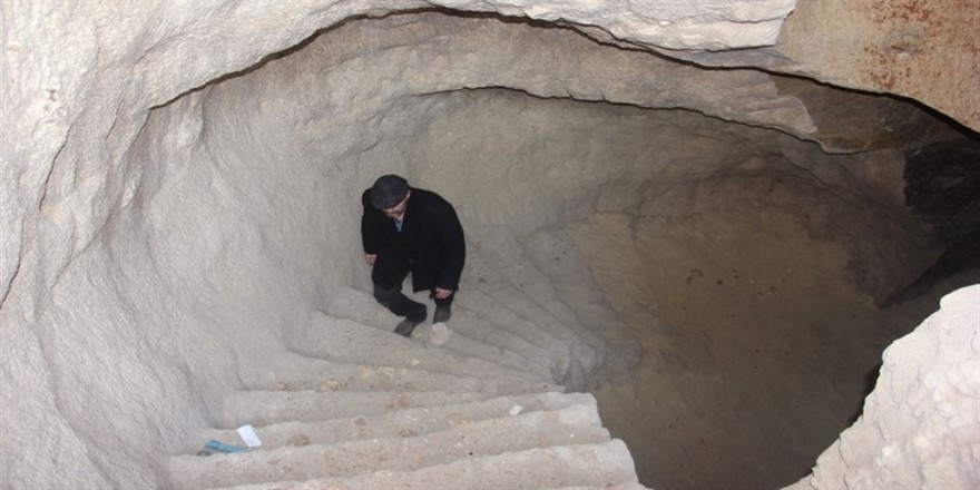 GAZİENTEP'TE EVİN ALTINDAN 200 YILLIK TARİH ÇIKTI