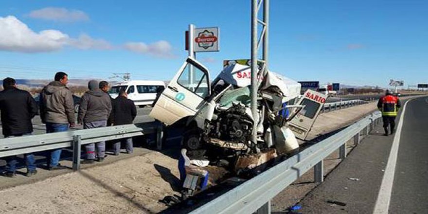 KAYSERİDE FECİ KAZA; 4 ÖLÜ, ÇOK SAYIDA YARALI