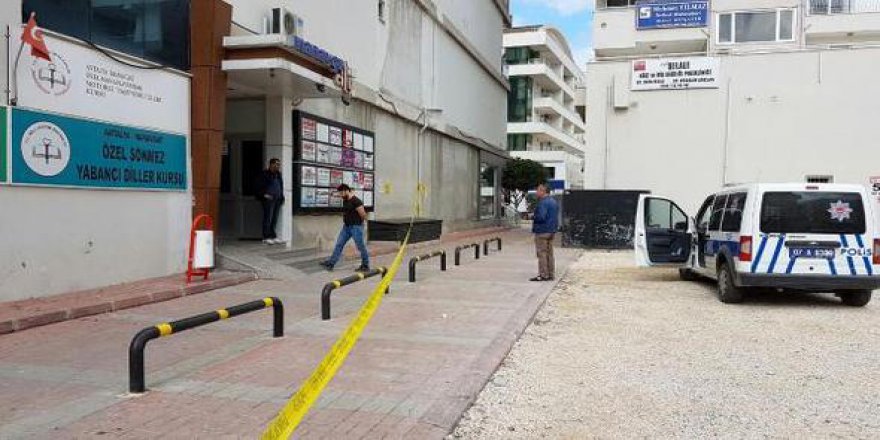 AVM'NİN 7. KATINDAN DÜŞÜP ÖLDÜ