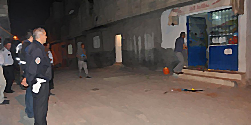 GAZİANTEP'TE KOMŞU İKİ AİLE ÇATIŞTI ; 1 ÖLÜ 2 YARALI