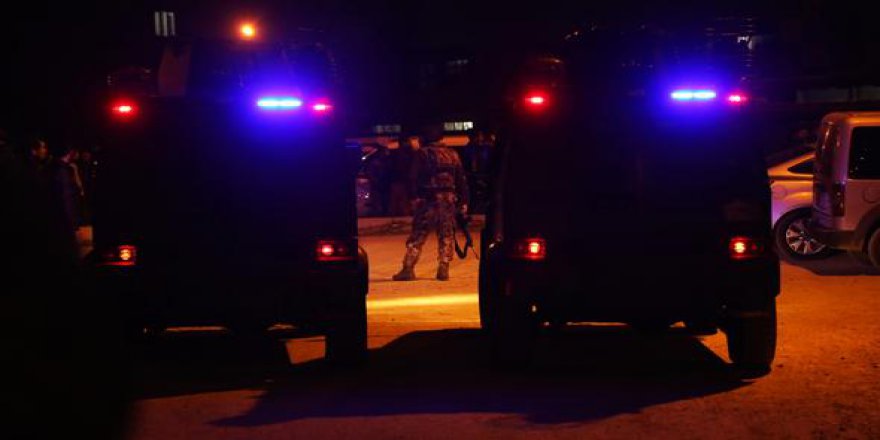 ADANA'DA SURİYELİ GERGİNLİĞİ 5 YARALI