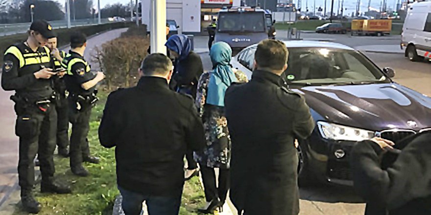 HOLLANDA AİLE BAKANINI SINIR DIŞI ETTİ