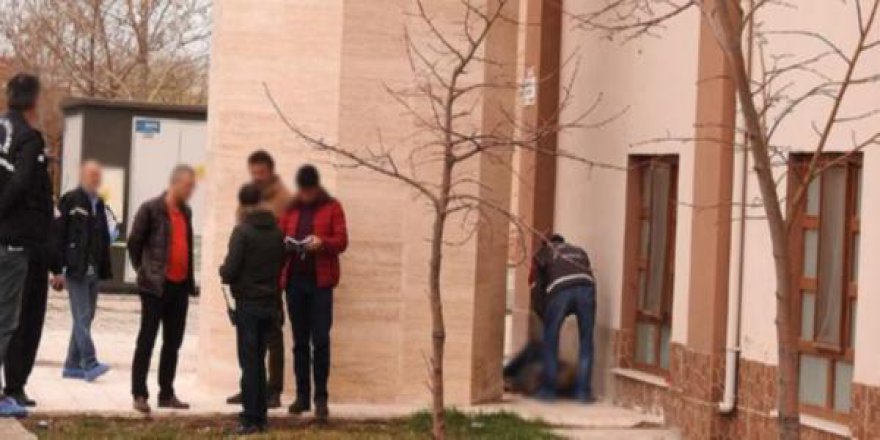 CAMİ AVLUSUNDA POMPALI TÜFEKLİ CİNAYET