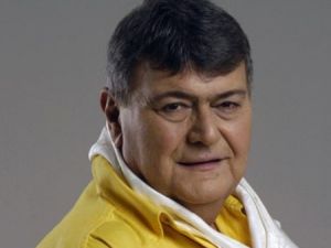 Ünlü sanatçı hayatını kaybetti