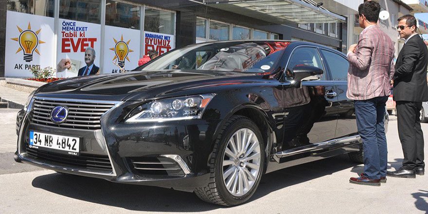Bakanın 'Masaj yapan ' makam aracının fiyatı dudak  ucuklattı
