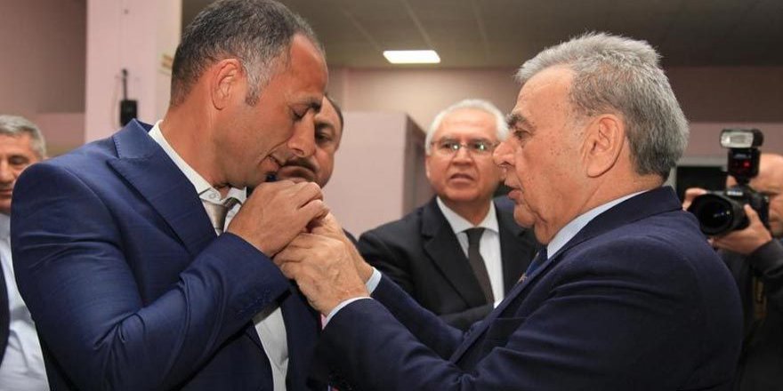 AKP'de' toplu' istifa