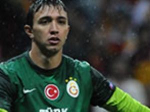 Muslera'dan büyük hata