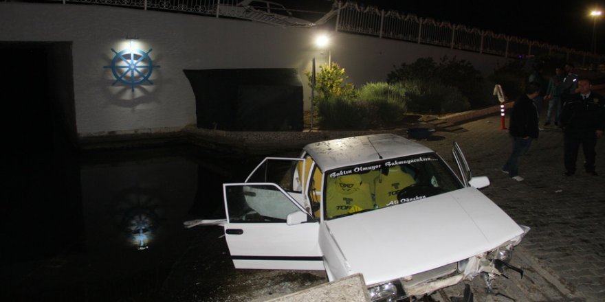 17 yaşındaki alkollü gencin kullandığı otomobil köprüden uçtu