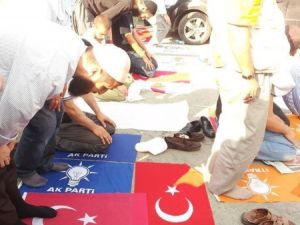 Türk Bayrağının Üzerinde Namaz Kılınır mı?