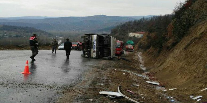 Kütahya'da ' Kaygan Yol ' faciası: 1 ölü, 9 yaralı