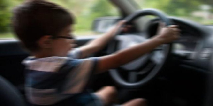 8 yaşındaki çocuk YouTube'dan araba kullanmayı öğrenip hamburgerciye gitti