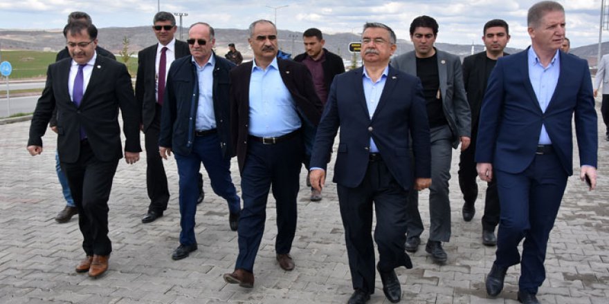 Önce İtalya, İspanya ve Kanada'yı sonra Fransayı solluyoruz