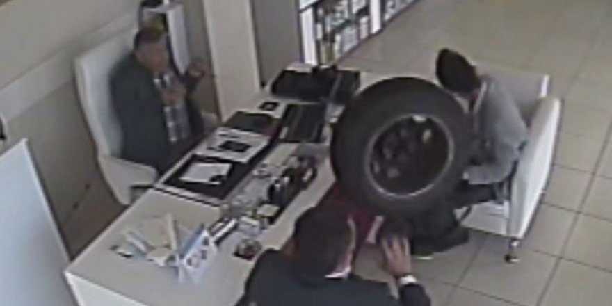 Fırlayan tekerlek eczaneye girdi