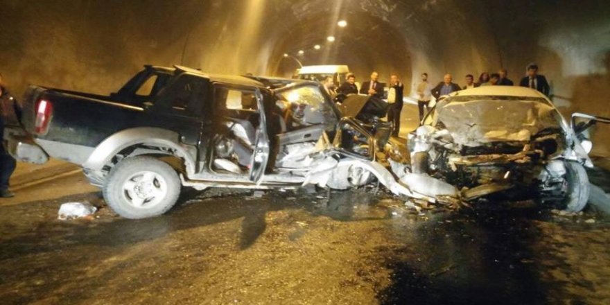 Artvin'de feci kaza: 3 ölü, 3 yaralı