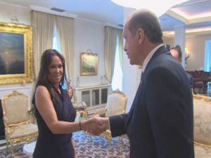 Başbakan'la görüşen Hülya Avşar: Gezi'ye gitmem