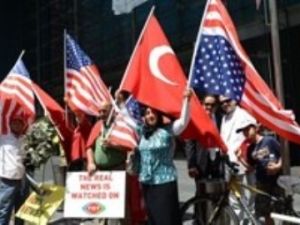 Melih Gökçek'in Organize Ettiği CNN Protestosuna 6 Kişi Katıldı