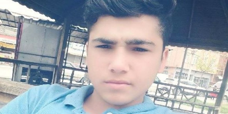 Adana'da bir genç yatağında bıçaklanmış halde bulundu