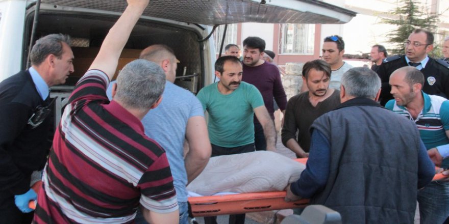 Genç kız av tüfeği ile intihar etti