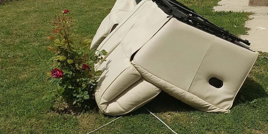 Koltukla birlikte üçüncü kattan düşüp öldü