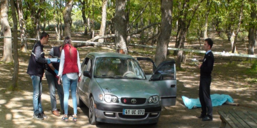 Sevgilisini çocuklarının önünde vurup intihar etti