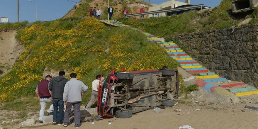 Otomobil sahile uçtu: 3 yaralı