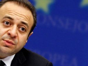 Egemen Bağış Kılıçdaroğlu'nu eleştirmeye çalışırken öyle bir rezil oldu ki