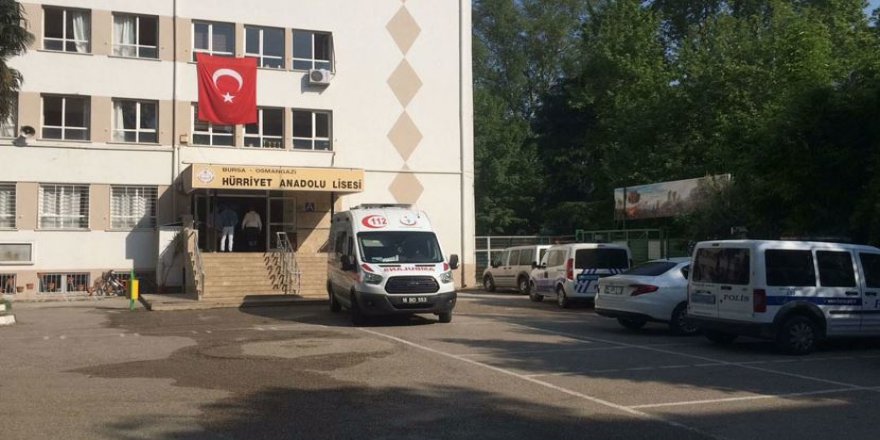 Sınıfta dehşet: Kız arkadaşını tabancayla öldürüp intihara kalkıştı