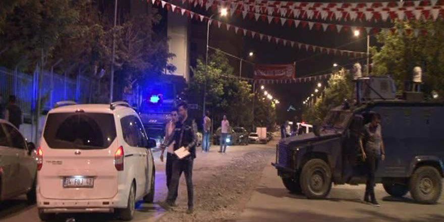 Markete el yapımı patlayıcıyla saldırı