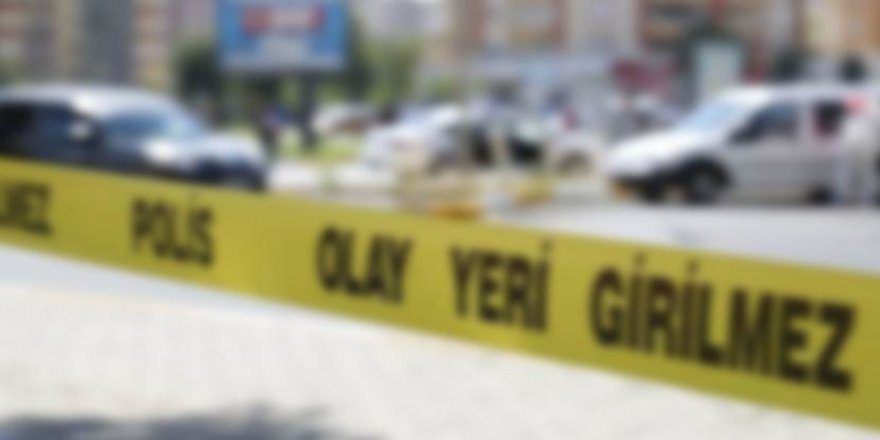 Boşandığı eşini kafasına çekiçle vurarak öldürdü