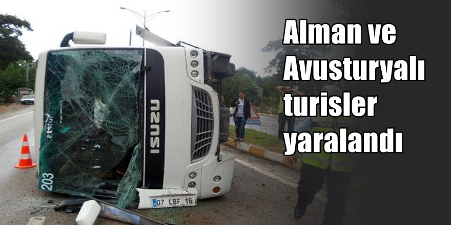 Antalya'da Tur Midibüsü devrildi ; 13 yaralı