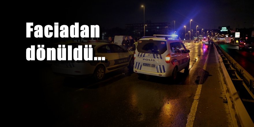 Bakırköy'de otomobil metrobüs yoluna daldı