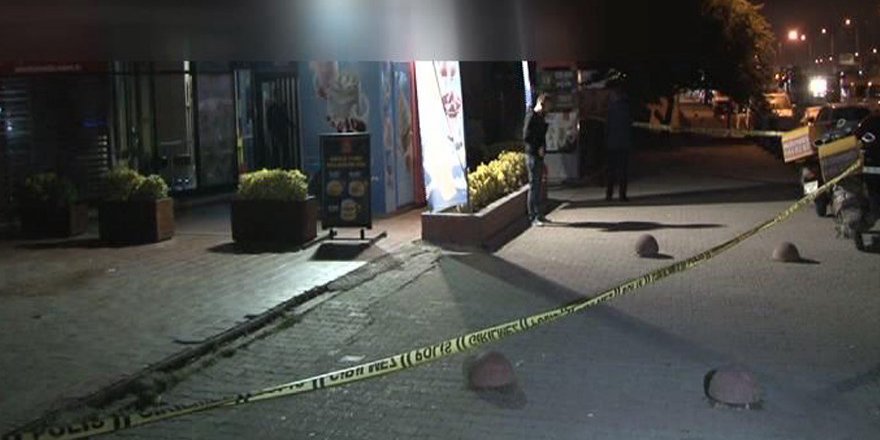 Kadıköy’de fast food restoranına silahlı soygun: 4 yaralı